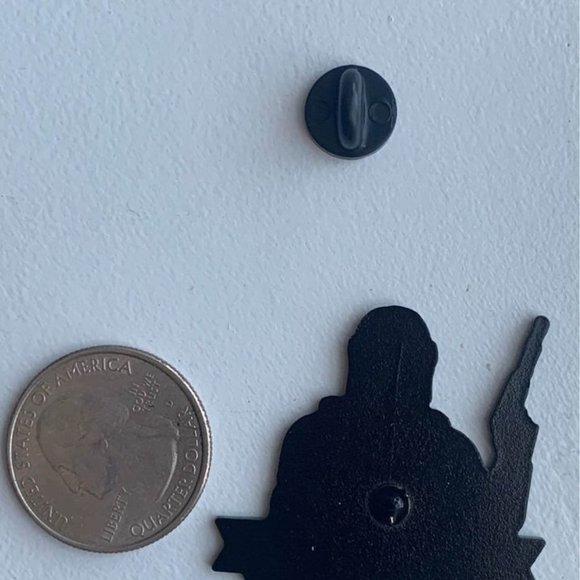 Brand new Star Wars inspired Mandalorian and baby Yoda enamel pin - Picture 3 of 3